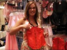 Une amatrice rencontre une star du X à gros seins 1