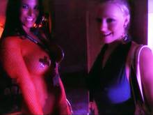 Une amatrice rencontre une star du X à gros seins 6