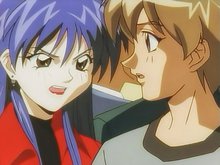 Une jeune vacancière et sa mère baisées par le plagiste 6