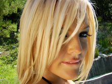 Elle lèche le sperme dans le cul de sa copine 8