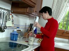 La cuisinière veut se faire enculer 1