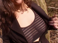 Un couple d'amateur fait un porno en plein air 8