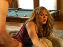 Double éjaculation féminine de la blonde à gros seins 1