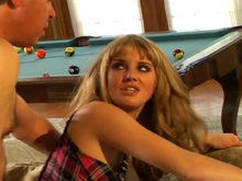 Double éjaculation féminine de la blonde à gros seins 3