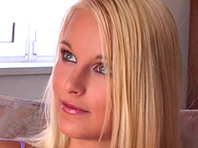 Enculée par une jauge noire de trente centimètre 4