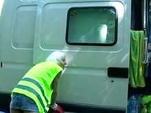 Les putes à gros seins remercie le bon samaritain 4