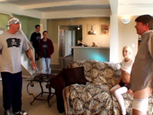 Une gueule d'ange baiser par quatre mecs 5