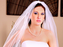 La promise teste une grosse bite pour la première fois 2